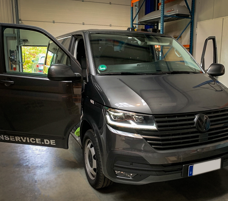 SMF Anlagenservice dark minibus of the company vehicle fleet